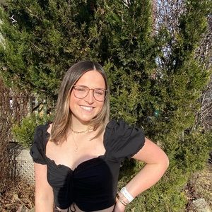 Meet your Posher, Andrea